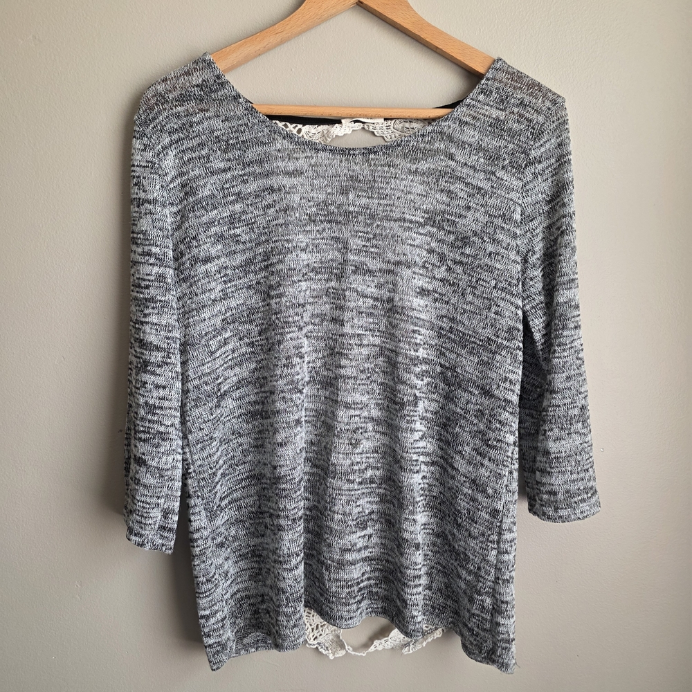 Brinla Heather Gray Open Back Crochet Lace 3/4 Sleeve Sweater Blouse Size L